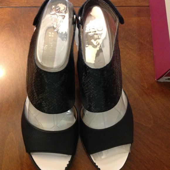 Naturalizer Sandal size 7.5 M (NIB) - Picture 5 of 5